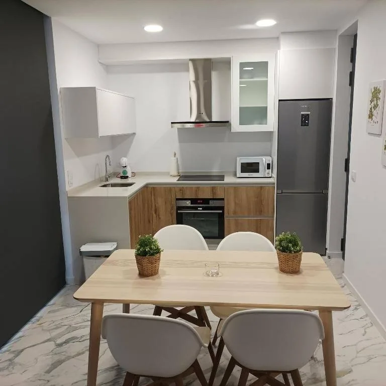 Cocina y comedor de A Casiña de Cris, casa rural en Boiro (Rías Baixas)